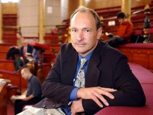 <P>Tim Berners-Lee Word Wide Web yani www konsepti Berners-Lee`nin icad�d�r. Yine bir beyaz hacker olarak nitelendirilen Tim, �niversite y�llar�nda hacker su�lamas� ile ceza alm�� ve bilgisayarlar� kullanmas� 3 y�l boyunca yasaklanm��t�. �niversite y�llar�nda kendi bilgisayar�n� kendisi yapm�� olan Lee hypertext (http) sisteminin �reticisidir.</P>