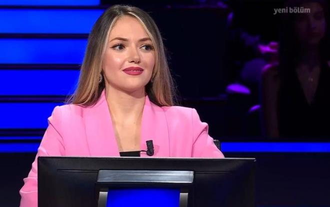 Heyecanl olmasna ramen ilk sorular kolaylkla yantlamay baaran gen yarmac, dokuzuncu soruyu da atrmaya hak kazand.