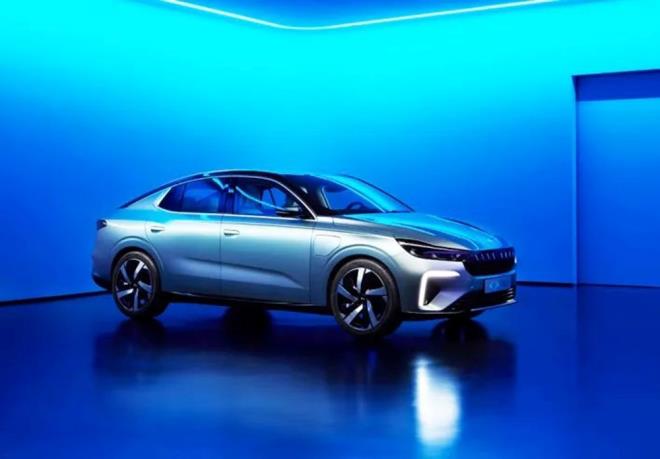 Trkiye'de otomobil severler, Togg'un yerli ve milli sedan otomobili T10F'e odakland. Togg'un T10X'le yakalad ivmeyi T10F'in srdrmesi bekleniyor.