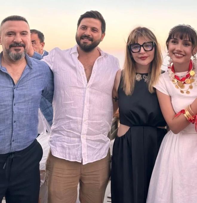 "VERDK KIZIMIZI"    Nian trenine katlan Gonca Vuslateri ise paylamna ?Verdik kzmz... Mardin?de muhteem bir trenle. mr boyu mutlu olun ieim? Seni ok seviyorum" notunu dt.