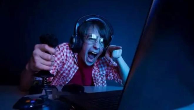 EN BLNEN STEAM NDRMLER    K ndirimleri (Aralk ? Ocak): Yln en byk ve en uzun indirim dnemlerinden biri. Binlerce oyun ciddi oranlarda indirime giriyor.    Yaz ndirimleri (Haziran ? Temmuz): Oyunseverlerin en ok bekledii dnemlerden biri. Yeni kan oyunlardan klasiklere kadar geni bir yelpazede frsatlar sunuluyor.    Sonbahar ndirimleri (Kasm sonu ? Aralk ba / 2025 iin 29 Eyll ? 6 Ekim): Black Friday dnemine denk gelen bu indirimler, ayn zamanda Steam dlleri aday gsterme sreciyle birlikte yaplyor.    lkbahar ndirimleri (Mart): Daha ksa sreli ancak gl frsatlarn yer ald dnem.