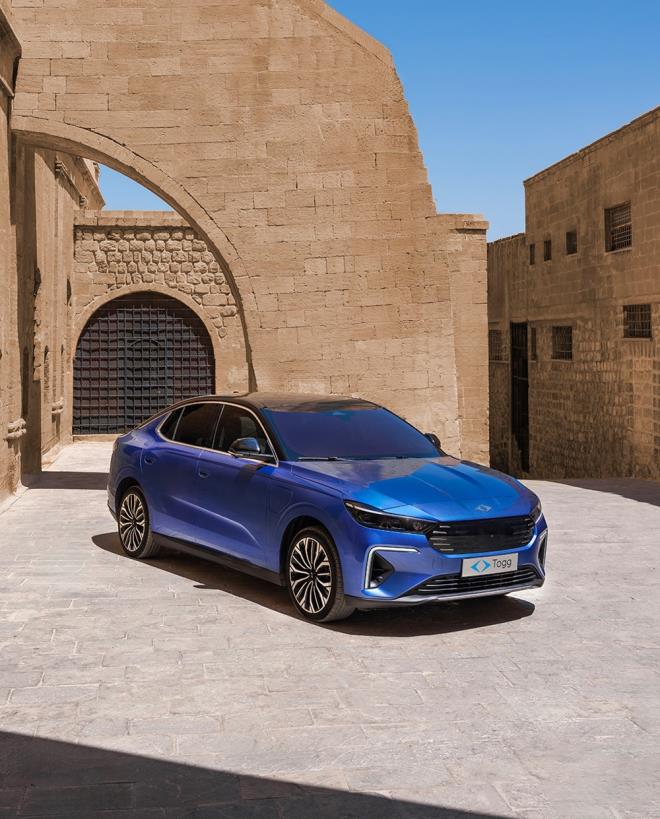 Eyll ay iinde tantlp sata kacak olan Togg T10F'e ilikin tm detaylar ortaya kt. Doutan elektrikli sedan otomobil Togg T10F'in katalounda tm bilgiler akland.