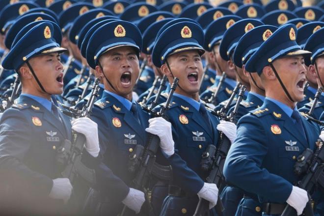 AYLAR SREN HAZIRLIK    in'in dnyaya gvde gsterisi amac tayan bu askeri geit treni iin uzun aylardr hazrland tahmin ediliyor.