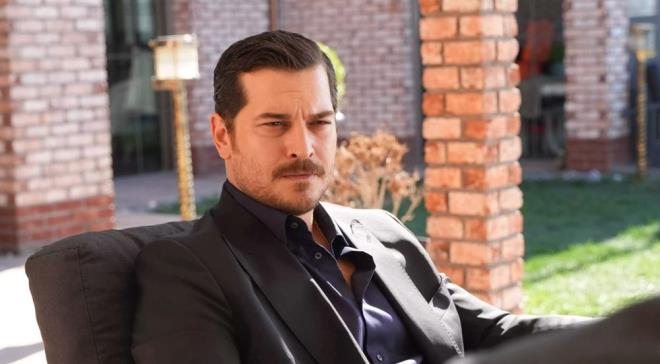 Eref Rya (Eref Tek) yeni sezon fragmanlar paylald. 17 Eyll aramba akam izleyicisiyle buluaca ilan edilen fragmana, aatay Ulusoy?un hayat verdii Eref Tek?in raconu damga vurdu. zerinde ?Siz hepiniz Eref tek? yazl mezar tayla gezdii grlen Eref?in, "Alem buysa racon tek" k, yeni sezonda yaanacak ekime ve atmann ilk ipucu oldu.