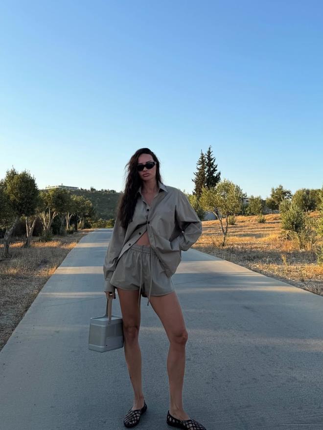 GNLER SONRA SOYADINI DETRD    Instagram'da 1,6 milyon takipisi bulunan nl isim, boandktan gnler sonra srpriz bir hamleyle gndeme geldi.