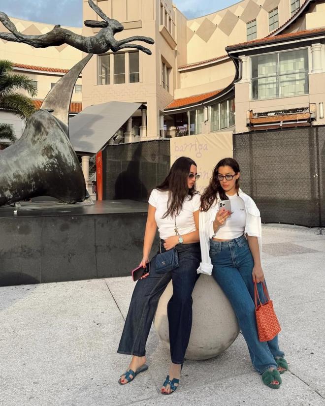 zel hayatlarn gzlerden uzak yaayan Ural iftinden ksa bir sre nce bebek mjdesi gelmiti.