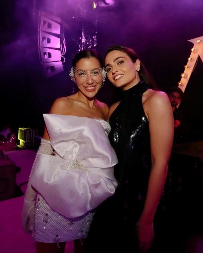 Merve Ural ile bir dizi fotorafn paylaan Melisa Ural, "yi ki dodun kz kardeim, seni ok seviyorum" notunu dt.    Merve Ural da Melisa'ya "Ben de seni ok" diye karlk verdi.