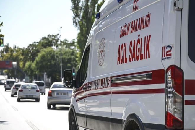FM BANDI ZERNDEN ALIACAK    Ambulanslara yerletirilen cihaz, FM band zerinden alarak 50 metre yaknndaki aralardaki frekanslarda ikaz yayn yapacak ve ara ii radyolara ayn anda ulaacak.