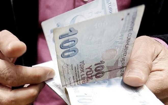 Emeklilii yaklaan SSK ve Ba-Kur alanlar, son 7 ylda hangi kurumdan prim dediklerine gre emekli olacaklar kurumu belirliyor. 1 Ekim 2008 ncesi sigortallarda son 7 yldaki primlerin yarsndan fazlas hangi kurumdaysa oradan emeklilik hakk kazanlyor.