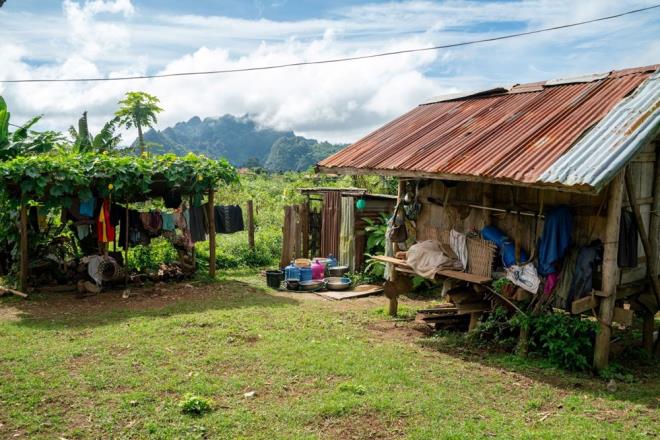 CIA destekli Hmong ?Gizli Ordusu? ile yrtlen operasyonlarda Long Tieng, bombalama seferleri ve lojistik iin kritik bir s ilevi grd.