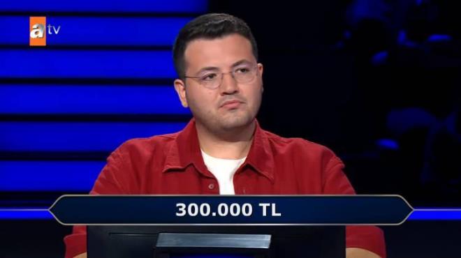 DORU CEVAPLADI    300 bin TL'lik soruyu doru cevaplayan Demir'e alk gelirken Oktay Kaynarca bu rakamn resmiyette 28 olduunu syleyerek "Bugn doru cevap iin alk istemiyoruz" dedi.