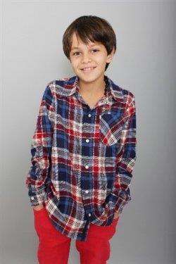 Kalbin Dili adl� filmde rol alarak ilk uzun metrajl� film deneyimini de ger�ekle�tiren Burak Temiz, ge�mi�te de Kanal D'de yay�nlanan ve ba�rol�n� Nurg�l Ye�il�ay'�n oynad��� Sultan dizisinde rol alm��t�.