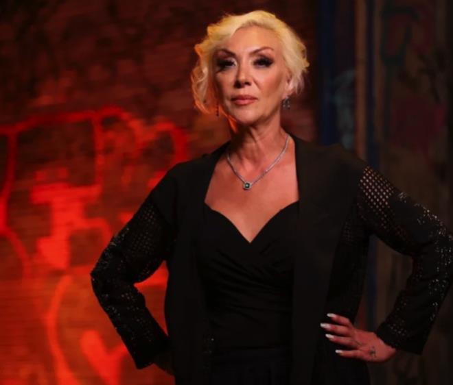 CENAZE NE ZAMAN NEREDE?<p>    nl sanatnn cenaze namaz, yarn (Cumartesi) le namazn mteakip stanbul Tuzla Sultan 1. Ahmet Camii?nde klnacak ve ardndan defnedilecei renildi.