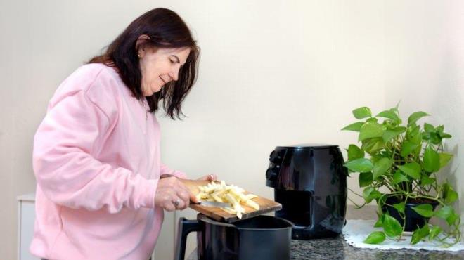 Uzmanlar Airfryer'da yemek piirirken konulmamas gereken gda malzemelerine dikkat edilmesi gerektiini vurguluyor.