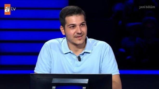 Byk dle ulamak iin kyasya mcadele veren yarmaclarn gl performansyla Milyoner'de nefes kesen anlar yaanrken bu hafta yarmaya katlan Efe Deimi isimli yarmacnn performans dikkat ekti.