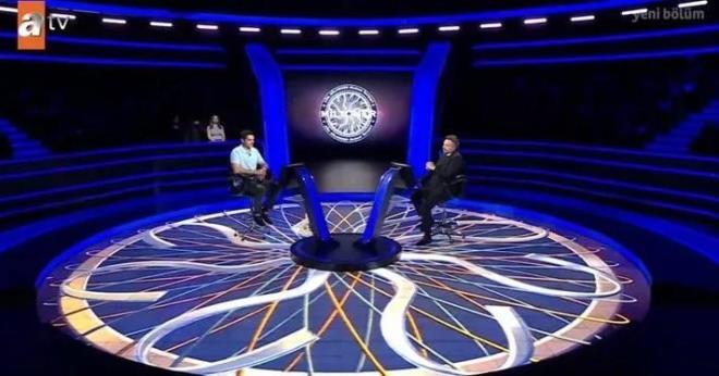 Adana doumlu olan 20 yandaki yarmac, niversite snavnda Trkiye 33'ncs olduu ve Bilgisayar Mhendislii blmn okuduunu anlatt. Eitim hayatna ift anadal yaparak devam eden azimli yarmac, hedefinin byk dl olduunu syledi.