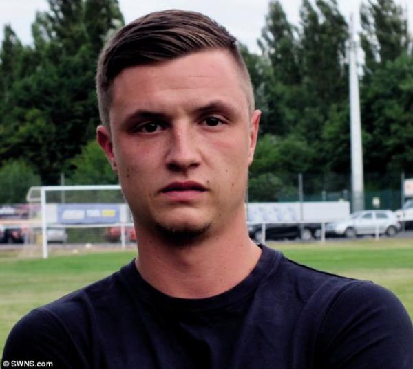 Ancak �imdi Whitmore aya��nda derin yar�k izleriyle ya�amak zorunda kalacak. Whitmore yine de aya��n�n kesilmedi�i i�in olduk�a mutlu.