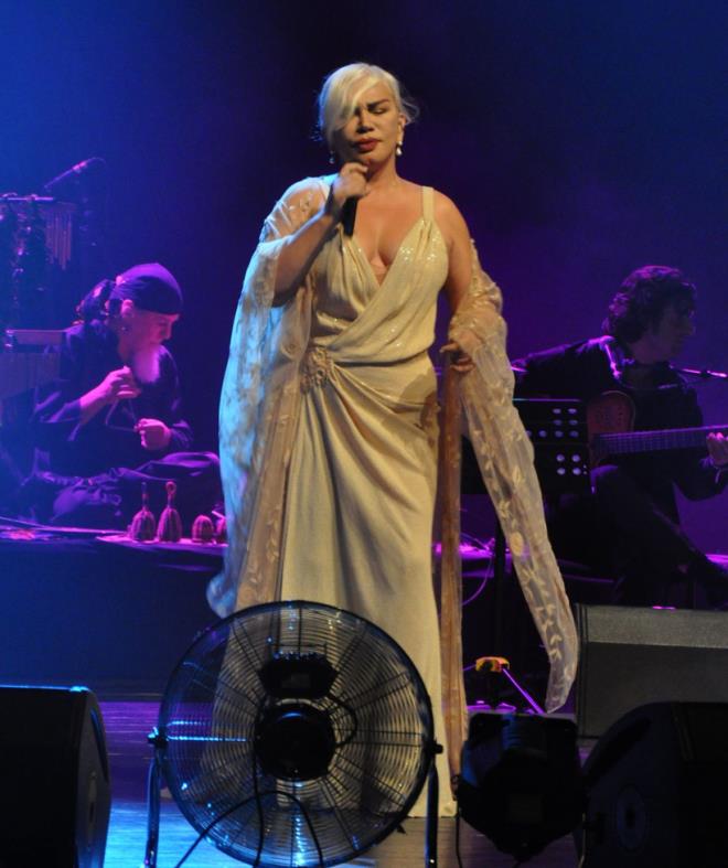 Sanatnn sokak stili dikkat ekti. 'Minik sere' daha sonra yryne kald yerden devam etti.