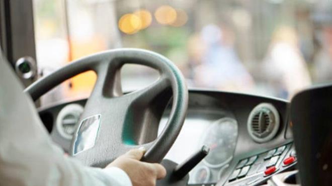 Her arata bu manuel ama kablosu bulunmaz; bu nedenle ?benim arabada da vardr? diye kesin dnmemek gerekiyor. Baz aralarda reticiler, kablo yerine mekanik bir cvata sistemi ya da zel bir kapak kilidi kullanr. Bu durumda da genellikle acil durumlar iin alternatif bir yntem sunulur.