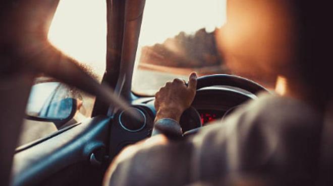 Kablonun yerleimi ara markasna ve modeline gre deiiklik gsterebilir. Baz reticiler bu kabloyu standart bir zellik olarak sunar. Baz markalarda ise bu kablo bagajda deil, nadiren de olsa aracn i kabininde bir noktada bulunabilir. Bu yzden arabanzn kullanm klavuzunu kontrol etmeniz, hatta bir frsat bulduunuzda bagajnz dikkatlice incelemeniz gerekiyor.