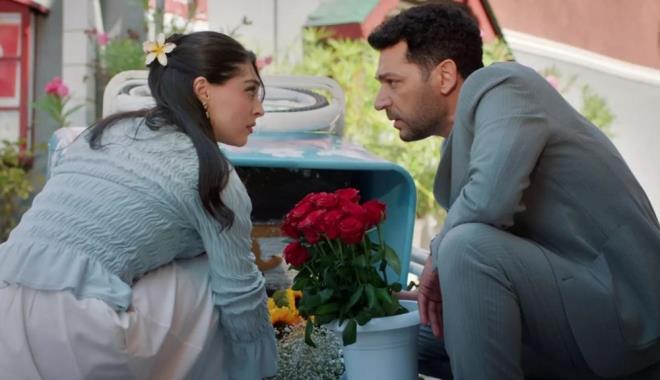 <h2 class="womanpage-gallery-detail-sub-title womanpage-gallery-detail-card-frame--sub-title">OYUNCULAR VE KARAKTERLER    </h2>              <p class="card-text gallery-page-hero-card-text"><strong>MURAT YILDIRIM - SERHAT</strong><br><br>Zeki, alkan, drst, sorumluluu zerine zrh gibi kuanm ok yakkl ve karizmatik bir adam. Ailesine ok dkndr; onlar iin yapmayaca fedakrlk yoktur. Her zorluu aacak kudrete sahip birisidir.<br><br><strong>CEMRE BAYSEL - ZEYNEP</strong><br><br>Girdii her ortamda neesi ve gler yz ile hemen dikkat eken, dnyalar gzeli bir kz. Birini ac ekerken grp arkasn dnmek Zeynep'e gre deil! Kader'e de bu yzden elini uzatr. Yolunun kesitii Tecer ailesinde; ilgisi, sevgisi ile herkesi yava yava deitirmeye balayacaktr.</p>