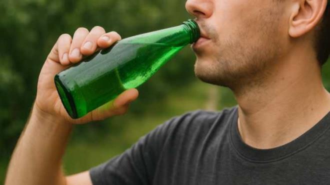 <span style="color:#800080"><strong>TUZ EKLEMEK KALP VE TANSYON HASTALIKLARINA DAVETYE IKARIYOR</strong></span>zellikle yaz aylarnda serinlemek iin <strong>maden suyunun ierisine tuz ya da ayran ekleyip imek</strong>, son yllarda moda hline geldi.