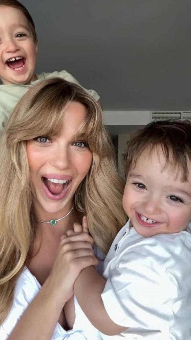 <h2 class="womanpage-gallery-detail-sub-title womanpage-gallery-detail-card-frame--sub-title">OPERASYON GERD</h2>              <p class="card-text gallery-page-hero-card-text">brahim Ayel ve Sinan Emir adnda ikiz oullar olan efkatli, bugn ameliyat oldu. Operasyonu baaryla tamamlanan nl isimden ilk paylam geldi.</p>