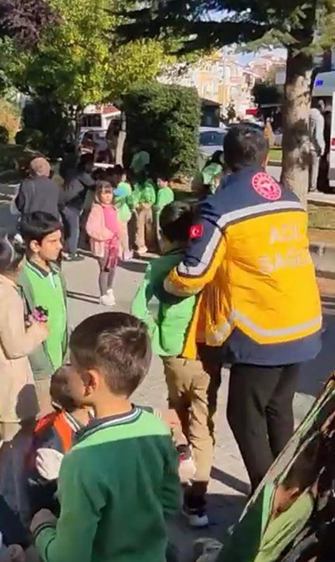 arpmann etkisiyle otobste bulunan 22 renci, eitli yerlerinden yaraland.