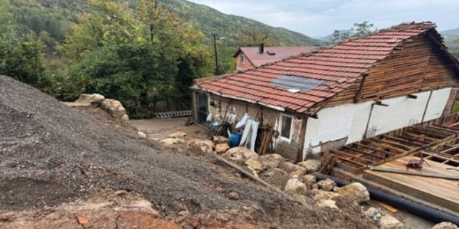 heyelan: Bir ev tahliye edildi