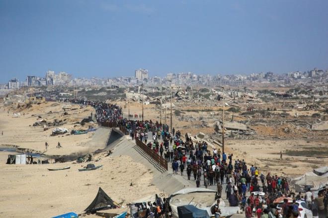 <h2 class="gallery-item-title">YZ BNLERCE EV YIKILDI</h2>                <p></p><p>Harabeye dnen Gazze'de en az 268 bin konut tamamen, 153 bin konutsa ksmen ykld.</p>  <p>148 bin konutsa ciddi ekilde hasar ald ve yaanmaz hale geldi. Evlerine dnen insanlarn basit barnma ihtiyalarn karlayacak ne elektrik ne de su sistemi var. Blgede kalanlar adrlarla hayatlarn srdrd. Geri dnn ardndan harabelerde yaama devat emke zsorunda kalacaklar. Gazze'nin yeniden inaas ngrlse de, bu planlarn yaama geirilmesi uzun yllar alacak.&nbsp;&nbsp;</p>