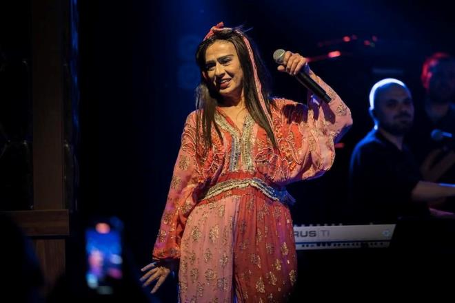 <h2 class="womanpage-gallery-detail-sub-title womanpage-gallery-detail-card-frame--sub-title">"UYUDUUM N DEL, BOYA KTYM?"</h2>              <p class="card-text gallery-page-hero-card-text">Tilbe, yaad olayn perde arkasn da&nbsp;"Yandm ama iyiyim ok kr. Uyuduum iin deil, boya ktym. nternette de aratrdm, baka kadnlarn da yandn grdm. Bir sr boya kullanyordum, ama bu ktym" szleriyle anlatmt.</p>