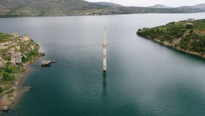 <h2 class="gallery-item-title">ESZ LEZZETLERE YOUN LG</h2>                <p>Rumkale, Zeugma Antik Kent, Zeugma Mozaik Mzesi, Kurtulu Camii ve Zincirli Bedesten gibi tarihi yaplarnn yan sra onlarca mzesiyle ziyaretilerini kendine hayran brakan Gaziantep'i ziyaret eden yerli ve yabanc turistler, Antep fst, baklava, katmer ve beyran gibi ehrin esiz lezzetleriyle damak atlatyor.</p>