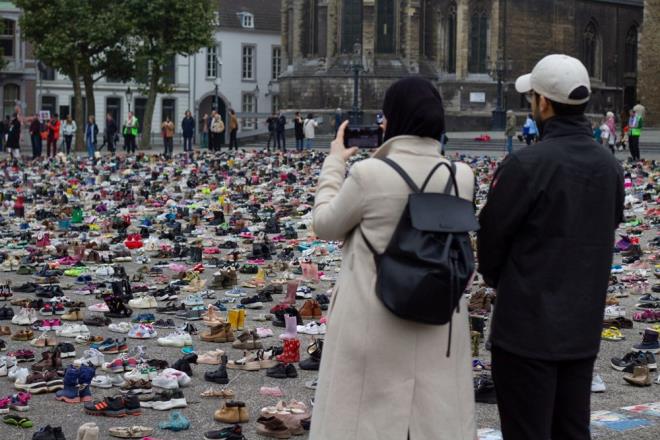 nsanlarn ayakkablar ve gazetecilerin fotoraflarn grdklerinde Gazze'de olanlar idrak ettiini kaydeden van der Most, "Hibir savata bu kadar gazeteci lmemiti. Bir insan olarak onlarn hikayelerini anlatma ve dier gazetecilerin ilerini gvenli ekilde yapabilmeleri iin mcadele etme sorumluluu hissediyorum." ifadesini kulland.