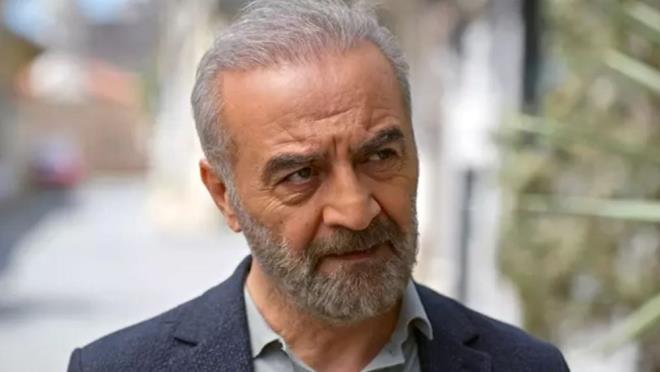 Azem ocuklar ile hep beraber yemek organizasyonu yapt. Dilber'in de son anda dahil olduu bu aile yemei uzun zaman sonra herkesi heyecanlandrmt. Ama hayat yine hi beklenmeyen srprizlere dolu olacaktr.