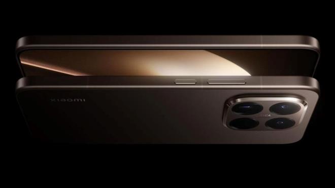 <h2 class="gallery-item-title">XOM 17 ULTRA TRKYE'YE GELECEK M?    </h2>                <p>Pil kapasitesi ve kamera zelliklerine dair yeni bilgiler paylalrken, Xiaomi 17 Ultra'nn Trkiye pazarnda sata sunulma ihtimali de teknoloji gndeminin en ok konuulan konularndan biri oldu. <br><br> Baz teknoloji haber siteleri, Xiaomi 17 Ultra modelinin 2026 balarnda tantlacan ve Trkiye pazarna gelme ihtimalinin konuulduunu bildiriyor. Ancak bu haberlerin hepsi "sylenti" ya da "sznt" dzeyinde. Resm Xiaomi Trkiye ya da Xiaomi global kaynaklarndan 17 Ultra iin Trkiye lansmanna dair bir onay gelmi deil.</p>