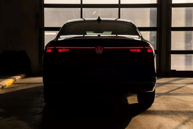 Trkiye'de stationwagon modeli satlan Volkswagen Passat'n sedan modeli ortaya kt. Volkswagen'in birka yl nce retimden ektii Passat yeniden retime girdi.