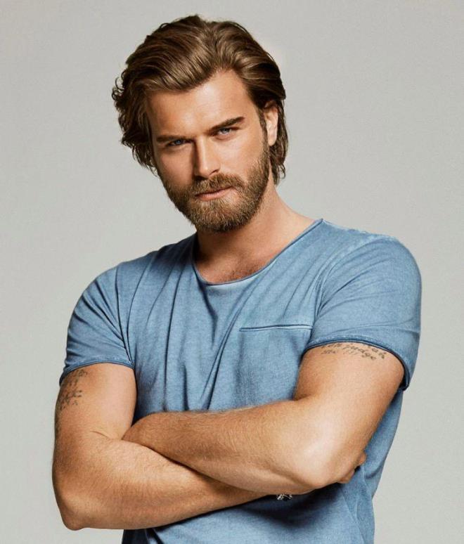 <strong>Trkiye'nin en popler ve sevilen oyuncularndan biri olan Kvan Tatltu</strong>, uzun yllardr yz olduu nl bir jean markasyla&nbsp;<strong>rekor bir reklam anlamasna</strong>&nbsp;imza att.&nbsp;