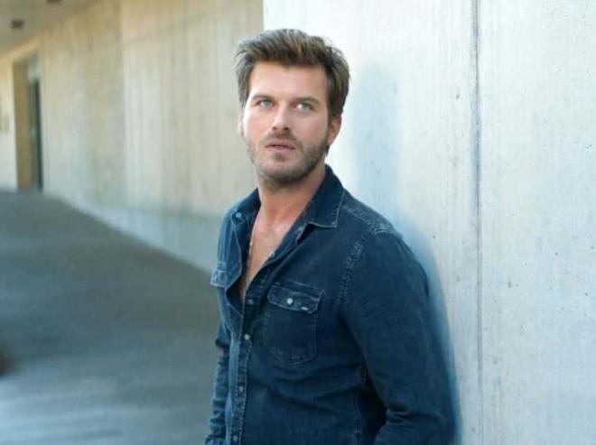 Yksek marka deeri ve gvenilirlii sayesinde, sektrdeki <strong>en pahal ve etkili reklam yzlerinden biri</strong> olarak ne kyor.