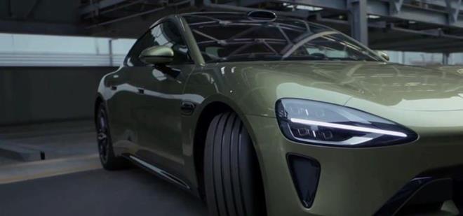 <strong>TESLA NCELEME ALTINDA</strong><br><br>Tesla, ABD'de de inceleme altna alnd. Ulusal Karayolu Trafik Gvenlii daresi, baz Model Y kap kollar iin bir kusur soruturmas balatt. Kurum, Bloomberg News'in, aralarn elektrik kesintisi nedeniyle kaplar aamayan kiilerin yaraland veya hayatn kaybettii bir dizi olay ortaya karmasnn ardndan soruturmay balatt.