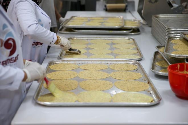 Proje kapsamnda kadnlarn istihdam edildiini ifade eden Frat, "Tesisimizde 12 kadn istihdam ediyoruz. Projemiz beklediimizin zerinde ilgi grd ve blgede ciddi bir ses getirdi." dedi.