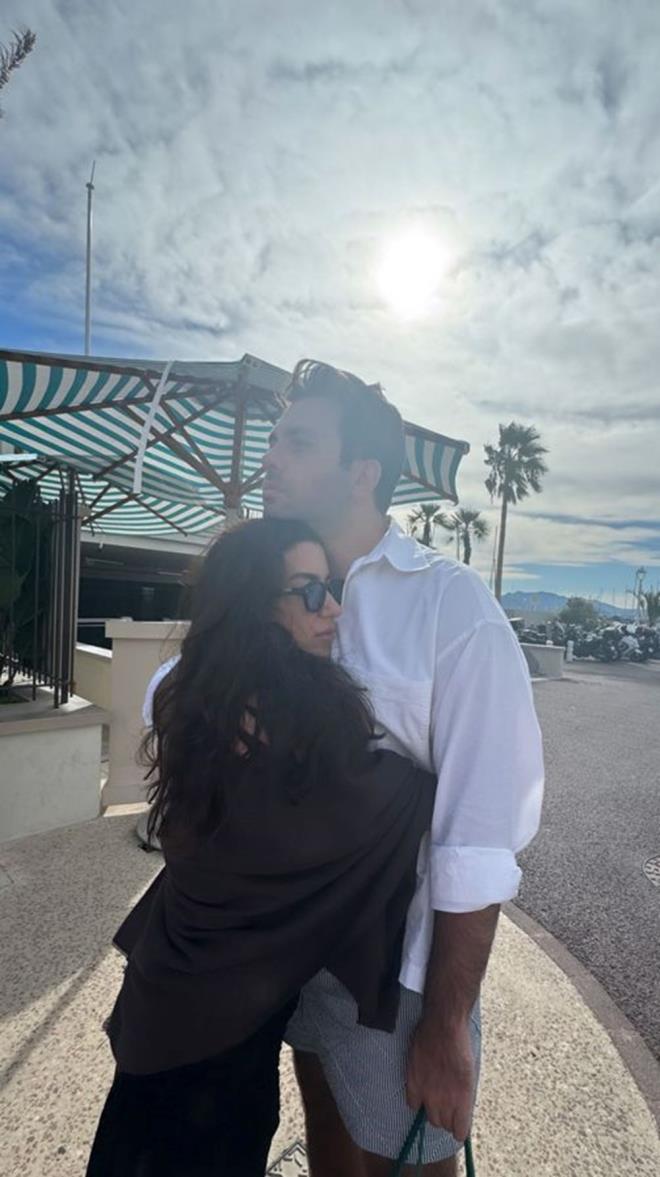 zel hayatlarn gzlerden uzak yaayan Ural iftinden ksa bir sre nce bebek mjdesi geldi.