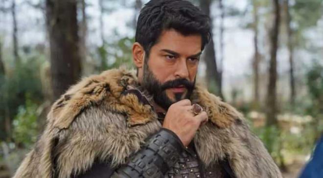 nl oyuncu Burak zivit, son gnlerde lks aralarn ve milyonluk evlerini elden kararak yurt dna tanmaya hazrland ynnde kan iddialar sonras bir aklamada bulundu.