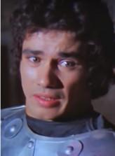 Uzun sredir oyunculuk yapmayan Sertan Acar, sanat dnyasndan uzak bir hayat srmeyi tercih ediyor. Mtevaz yaamyla dikkat eken Acar'n sakin tavrlar, Yeilam dneminin parltl gnlerinden bambaka bir hayat benimsediini gsteriyor.