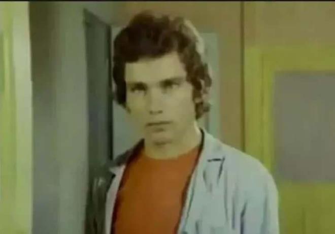 Son haliyle objektiflere taklan Acar' gren hayranlar, "Zaman kimseyi es gemiyor" ve "Eskiden film jnyd, imdi bilge bir dede olmu" yorumlarnda bulundu.