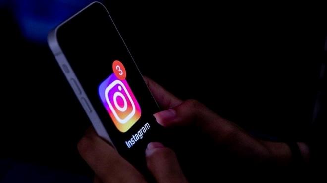 <p>Rakibi TikTok'ta benzer bir zellik uzun sredir bulunuyor olsa da Instagram'n versiyonu kullancya daha fazla kontrol imkan sunuyor.</p>  <p><strong> Reels gemii, kronolojik ya da ters kronolojik srayla listelenebiliyor; ayrca videolar paylaan kiiye gre sralamak da mmkn hale geliyor.</strong><br><br>Kullanclar izleme gemilerini belirli tarih aralklarna, haftalk veya aylk dnemlere gre filtreleyebiliyor ve <strong>istemedikleri videolar gemiten silebiliyor.</strong></p>
