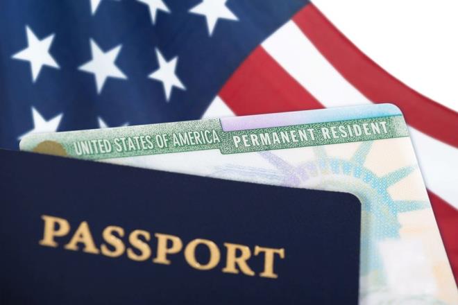 Amerika Birleik Devletleri'nde yaama ve alma hakk salayan Green Card (DV Lottery) programna, her yl milyonlarca kii bavurmaya devam ediyor. 2026 yl ekiliine ilikin tarihler merak edilirken, "Green Card bavurular balad m, ne zaman balayacak, cretli mi olacak?" sorular da gndeme tand. Peki, Green Card bavurular balad m, ne zaman balayacak? Bavuru creti alnacak m?