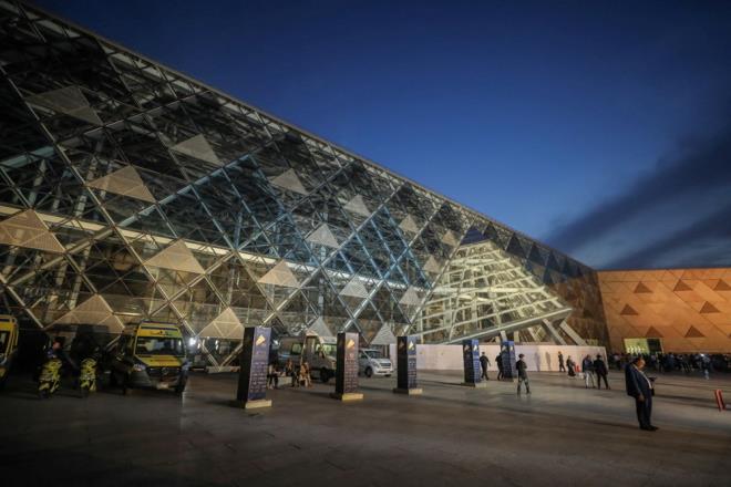 <h2 class="gallery-item-title">TEMEL 2002'DE ATILDI</h2>                <p>Msr'n Eski Kltr Bakan Faruk Husni tarafndan 1990'larda ortaya atlan ve 2002'de dnemin Cumhurbakan Hsn Mbarek'in temelini att proje, 2014'te Cumhurbakan Abdulfettah es-Sisi'nin talimatyla yeniden hz kazanmt.</p>