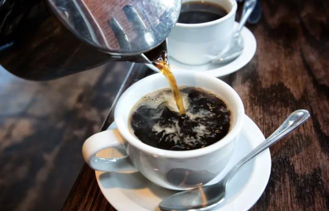 <p>Panama'da Baru volkan yaknlarnda yetitirilen ekirdeklerden yaplan kahvenin zel bir tad olduu ifade ediliyor.</p><p>Fincanda, yasemin gibi ounlukla beyaz iekler ve portakal, mandalina, bergamot gibi narenciye aromalar ile kays ve eftali gibi ekirdekli meyvelerin hafif kokularn hissedilecei aktarld.</p>