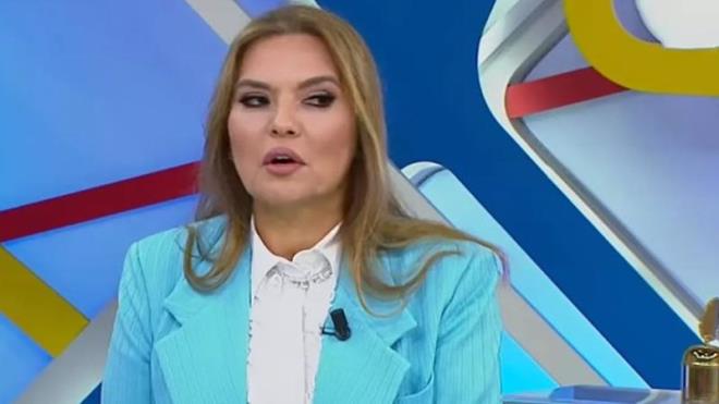 Demet Akaln'n bu ka karlk, nasl bir tepki verecei merak konusu oldu.