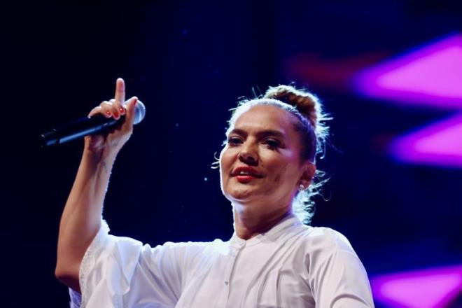 arkc Demet Akaln getiimiz gnlerde, yakn arkada Esra Balamir'le Sultan Baba Trbesi'ne ziyarete gitti. Akaln, bu anlar sosyal medya hesabndan paylamay da ihmal etmedi.